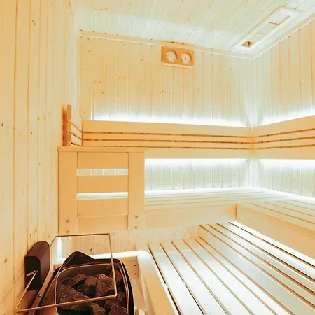 Stacja - Cisza I Komfort שצ'קלארסקה פוראובה